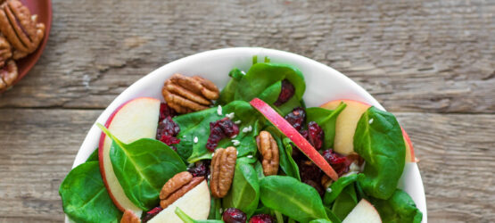Green salad with Apples, Cranberries and Pecans