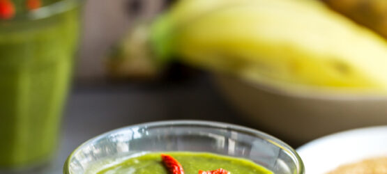 Matcha Mango Smoothie with Almond Milk