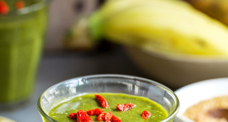 Matcha Mango Smoothie with Almond Milk