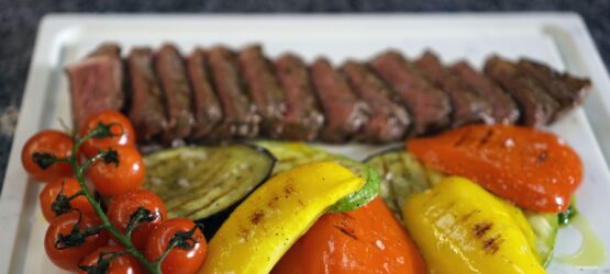 Steak New York With Grilled Vegetables and Cilantro Pesto