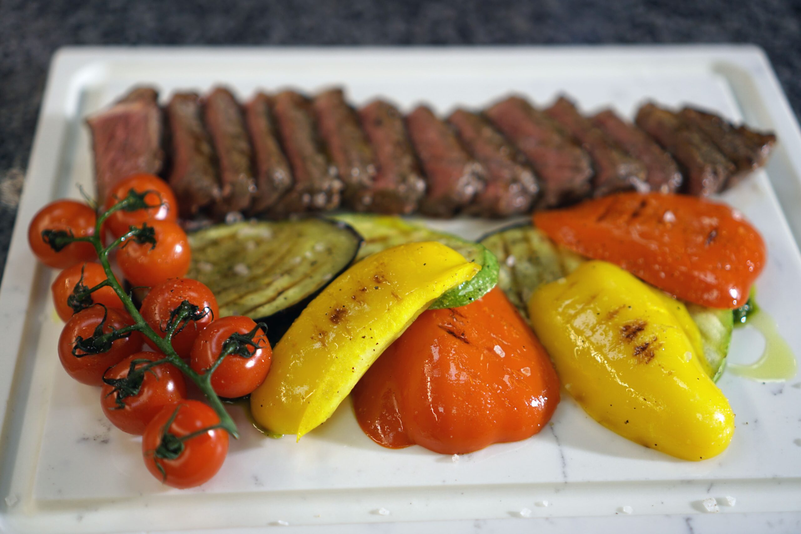 Steak New York With Grilled Vegetables and Cilantro Pesto