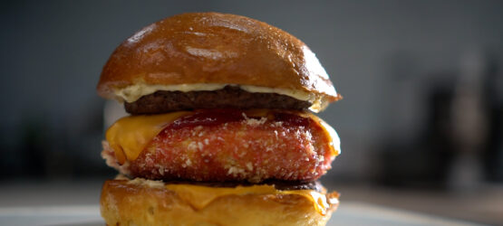 Burger with Cranberry Sauce