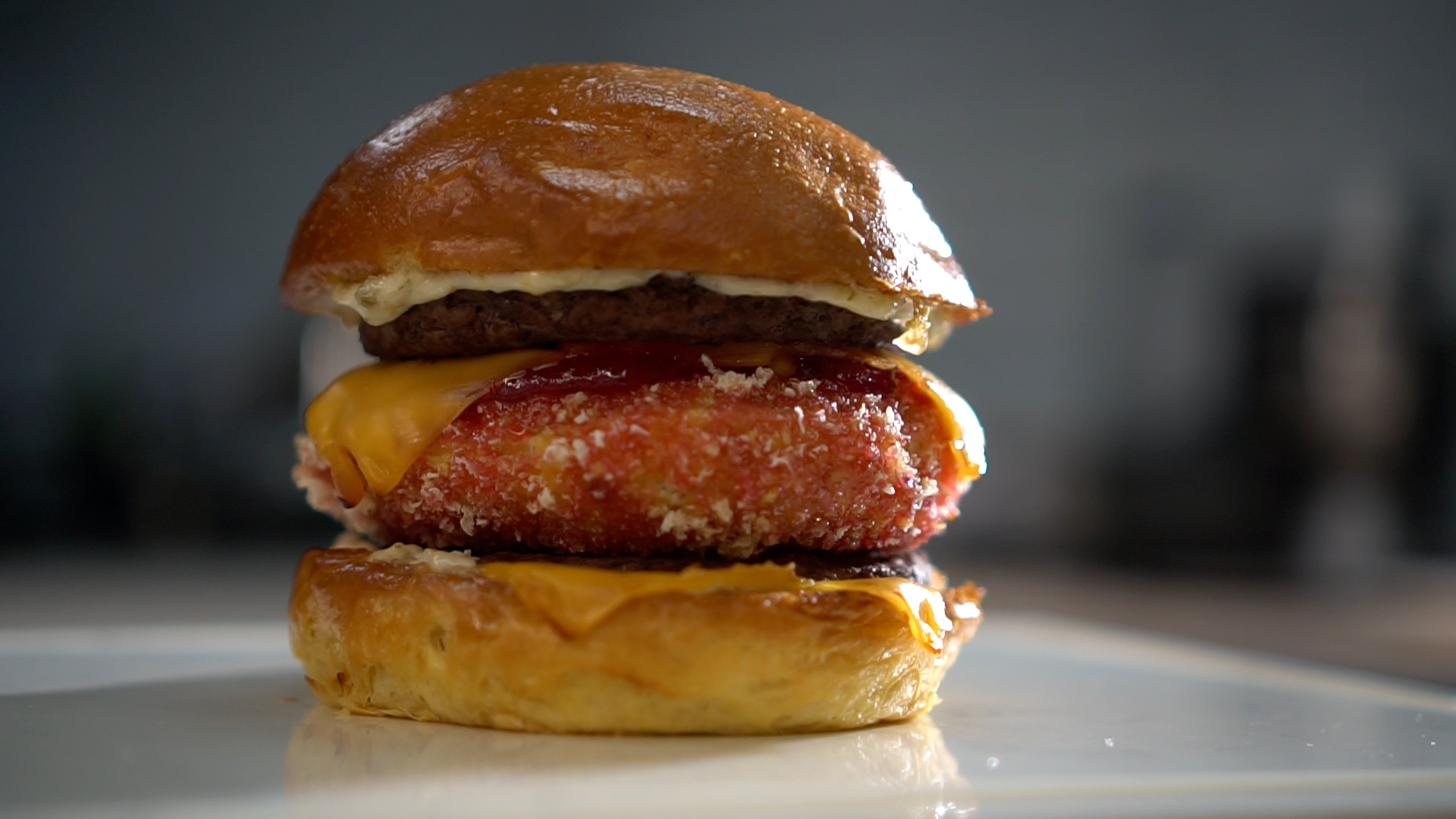 Burger with Cranberry Sauce